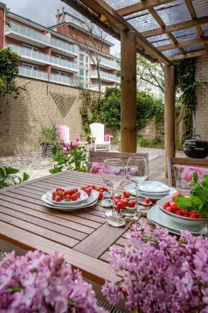 "Sea lights" apartment on Sylt for 2 people with garden in the city center Отели рядом с достопримечательностью «Sylter Welle»