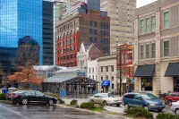 Cozy, Bright Home in Historic Downtown