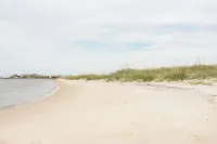 Family home~4 Bedroom~ WATER Front ~next 2 Beach & Bay~ Pet Friendly