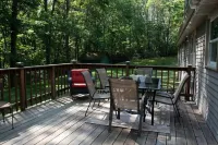 Beautiful Private Setting !!!
