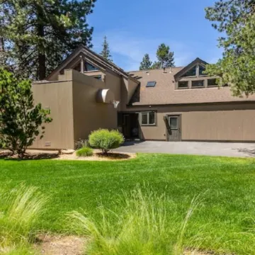 10 Sharc/Basketball ct/AC/Private Hot Tub+Bikes +Snow Sleds