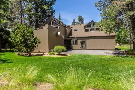 10 Sharc/Basketball ct/AC/Private Hot Tub+Bikes +Snow Sleds Отели в г. Санривер