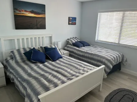 2 bedroom apartment with loft on the beach