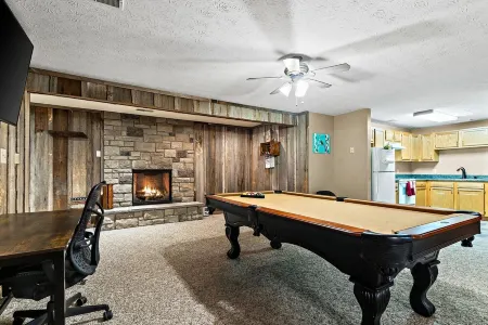 Pet + Family Friendly, 4 mins to Golf, on the Bourbon Trail, & close to the Ark!