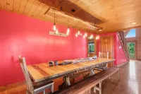Pet + Family Friendly, 4 mins to Golf, on the Bourbon Trail, & close to the Ark!