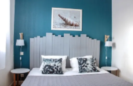 Fancy the ocean? 200 m from the beach, all comforts, swimming pool, wifi, bed linen and parking.