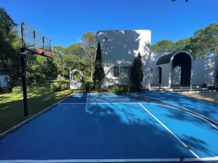 2 Acres Gated Estate W/Pool,Hot Tub, Tennis, Basketball, Garden, Beach, Dog OK