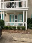 PRIME LOCATION! Beach 2 min walk / Village 5 min walk. New STUNNING Interior!