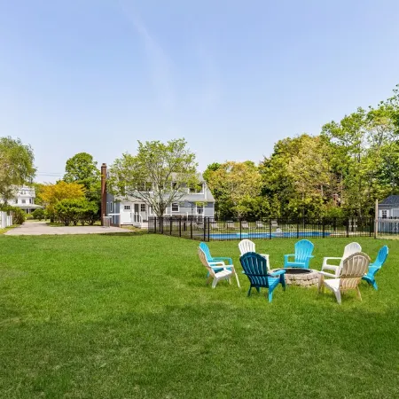 Coastal Retreat With Saltwater Heated Pool, 5 Min To Beach, Fire Pit, 4 BDRM