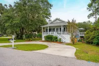 Good Tides Getaway! Spanish Moss Trail附近的飯店