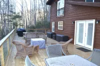 Locust Flats -  Pet-Friendly Mountain  Cabin =  Decks-Views-Firepit