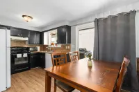 Edgewood Jungle Vibs Own unit A