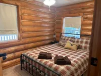 Cozy Log Cabin with private access to the Trinity River! Hotels in Trinity County