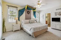 Welcome to Gallery on the South Fork – A Lake Lover’s Dream