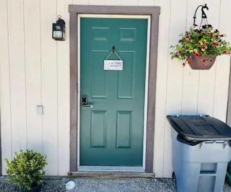 Peaceful Chalet 1 Bdrm King A/C