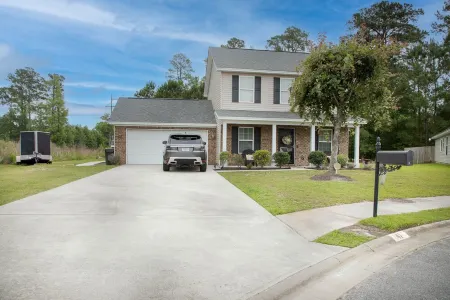 Modern Mid-Town Luxury Hideaway Отели рядом с достопримечательностью «Спортивная площадка Стиплчейз»