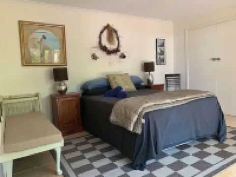 Delightful, dog friendly, cosy fire, comfy beds