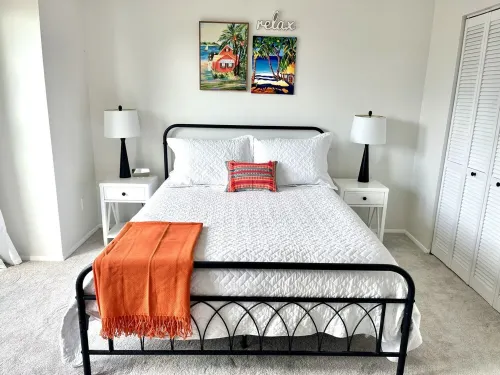 NEW! Updated, Peaceful Retreat - 5 Minute Walk To The Sparkling Ocean!