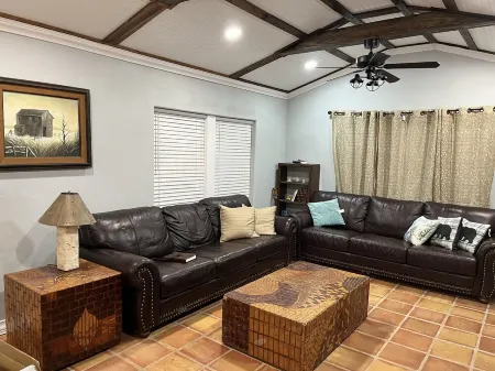 Bandera Texas Rooster Cogburn's Guest-house with pool