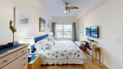 4th Floor spacious 2 BR, 2 BA w/ spectacular views of Boca Ciega Bay