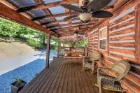 Lakein' It Easy With Private Dock