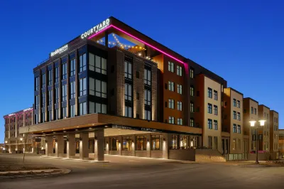 Courtyard Milwaukee Brookfield at Poplar Creek Hotels in Waukesha