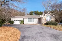 Pet Friendly - Sea Side Serenity - 4Br - Single Family Bliss - Homestay