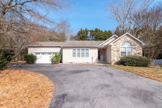 Pet Friendly - Sea Side Serenity - 4Br - Single Family Bliss のホテル