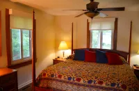 Peacefield: Farmhouse in the Shenandoah Valley