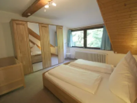 Cozy, comfortably furnished apartment for up to 7 people with balcony Hotels in Immerath