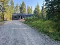 Cozy cabin in charming forested area