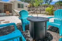 Close to beach, restaurants-Fire pit, games, bikes