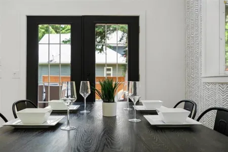 Lake, Hot Tub, Golf Retreat Отели в г. Кутеней