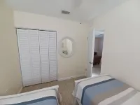 Drift Inn B, Heated Pool, Beach and Amenities, 2-3 min walk