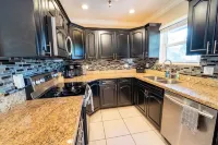 "Palm Estate" - Spacious 3 bed, 3 bath, 2 story single family home with pool