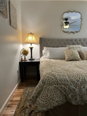 No chores! / 6 guests /⬇️stairs /🦮🐈/WI-FI/ easy access/ grill Hotels near Haysland Square