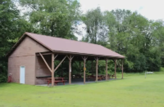 Spacious home in the Heart of 46 High Peaks on The AuSable River - 8-12 Guests