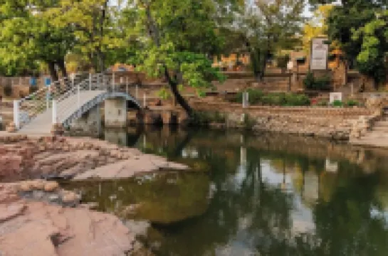 Align-Spa Wellness Oasis,Hot Tub, Sauna, King Bed, WIFI, Downtown Medicine Park