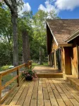Secluded Creekside Cabin–Mins to Camelback Resort