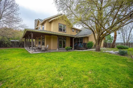 5Br/3.5ba Estate Sleeps 10 w Pool, Jacuzzi, Playground, Game Room, Fire Pit