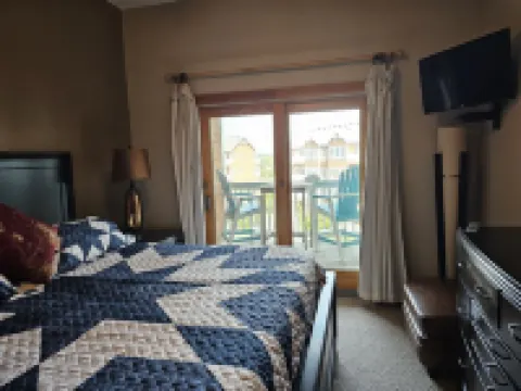 BRING YOUR BOAT. Guest able to dock boat while during their stay.