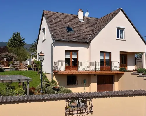 Vineyard flower Eguisheim quiet, 3 min walk from the center Hotels in Eguisheim