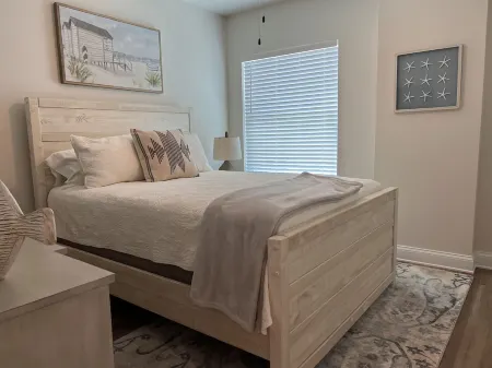 Luxury Oceanfront Condo with Gorgeous Views in Daytona Beach Shores.  4BR, 3BA