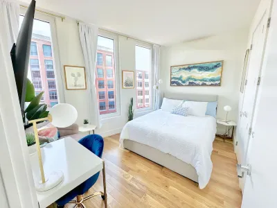 Luxury 1BR-1BA - Private Terrace - Gym - Lounge - Rooftop - Laundry 綠點住宿飯店