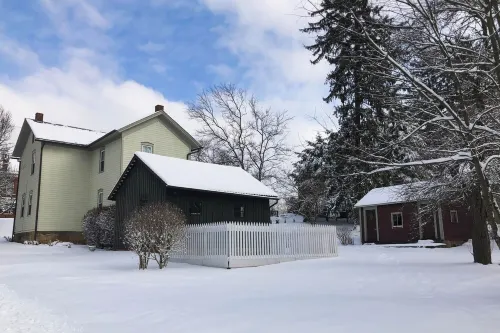Historic Schoolmaster’s House in Zoar Hotel a Zoar