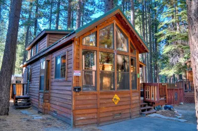 Cabin - Full Kitchen - TV - Pet Friendly Hotel in zona Tallac Historic Site