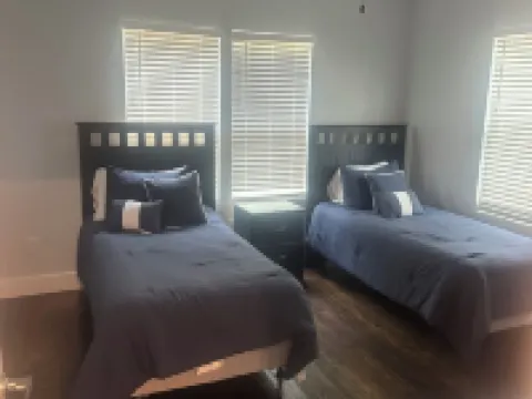 Downtown Dream-Renovated historic 1930s house-walking distance to DT Carrabelle! Hotels in Carrabelle