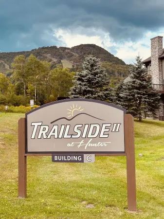 LOCATION! LOCATION!LOCATION! Luxurious Ski In/Out Jet-Set Condo NEWLY RENOVATED