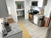 Hidden space next to everything Hotels in Cleveland Heights