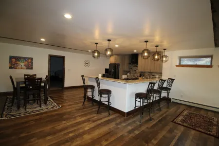 Stunning San Juan Mountain Views!!! Walking to Downtown Ridgway!!!  Lower Level